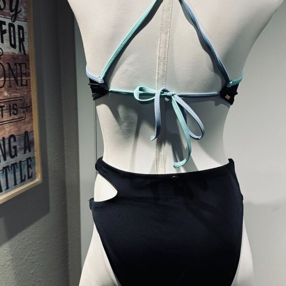 VICTORIA SECRET SWIMSUIT IN BLACK 2 PIECE - Picture 15 of 16